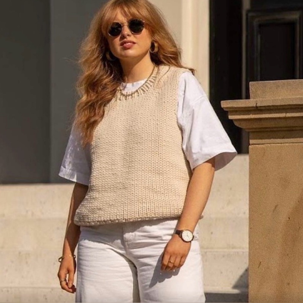 COS Chunky Knit Sleeveless Sweater in Cream